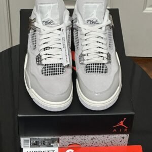 Air Jordan 4 Retro x KAWS Sneakers