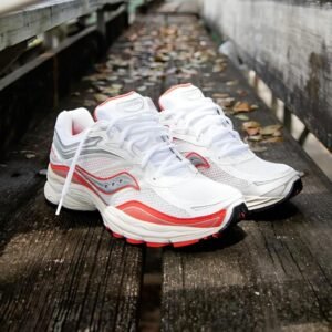 Saucony ProGrid Omni 9 "White/Coral"