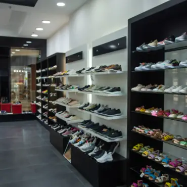 How to Choose the Right Shoes for Men in Nigeria: Fit, Material and Occasion Guide
